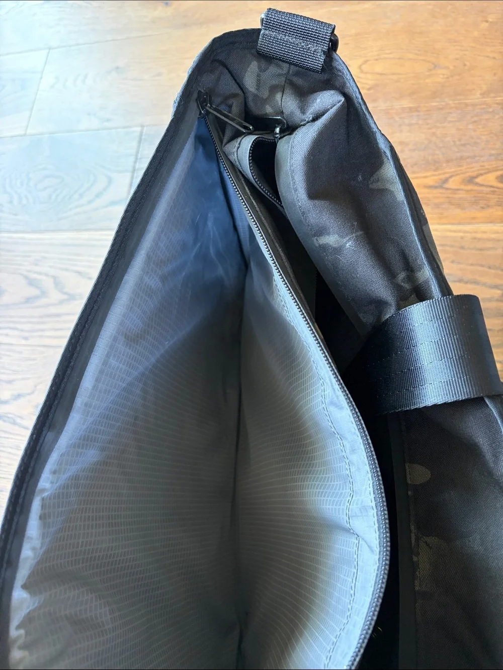Mission Workshop Drift Laptop Tote Black Camo Men's Tactical Bag 28L